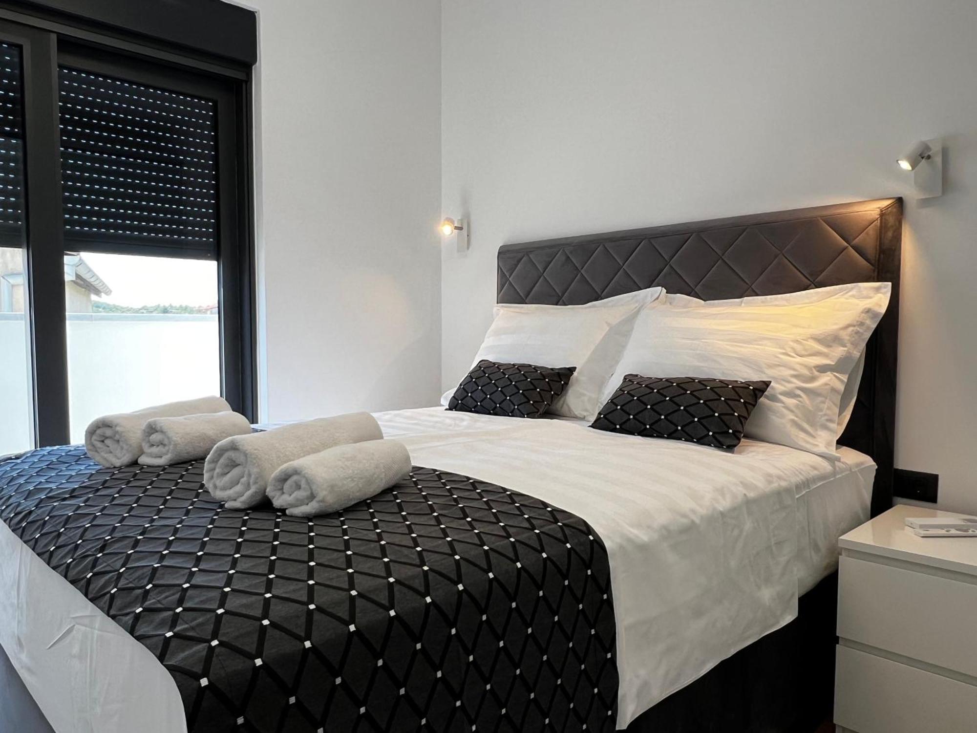 White Pearl Apartments - New เกรบัชติซา ภายนอก รูปภาพ